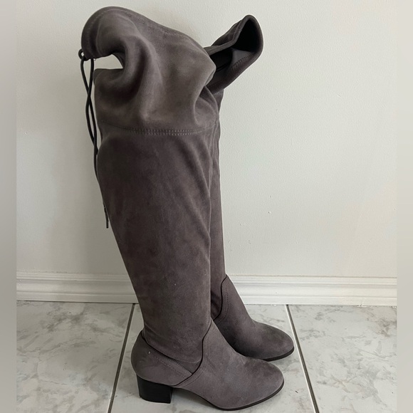 New over the knee suede like boots with back tie size 9 - Picture 2 of 5